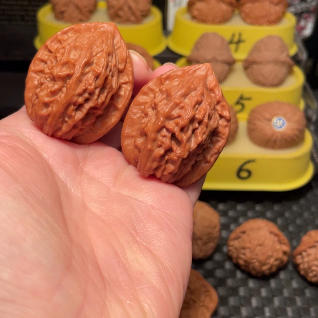 文玩核桃把件37尺大红袍核桃