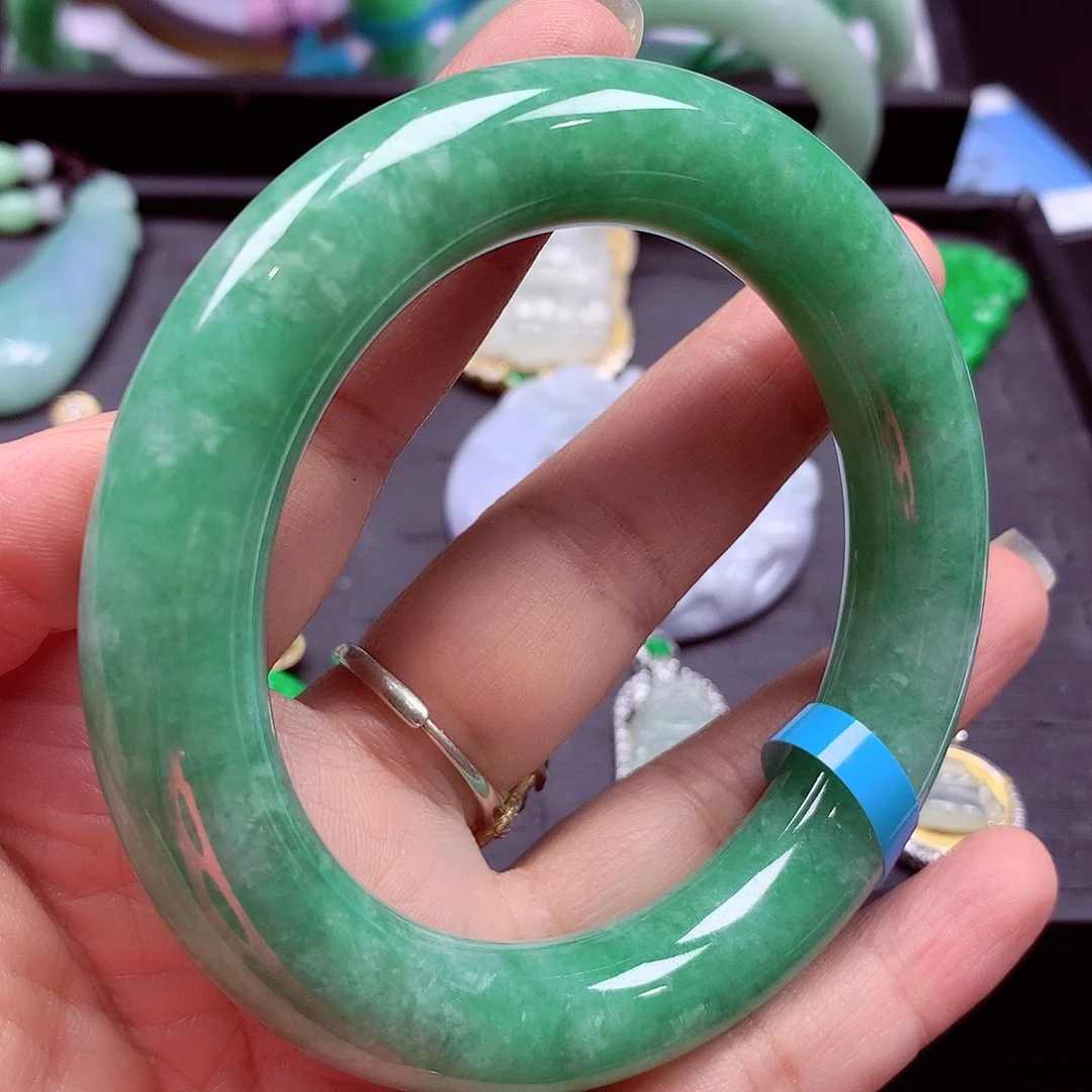 翡翠未镶嵌手镯翡翠