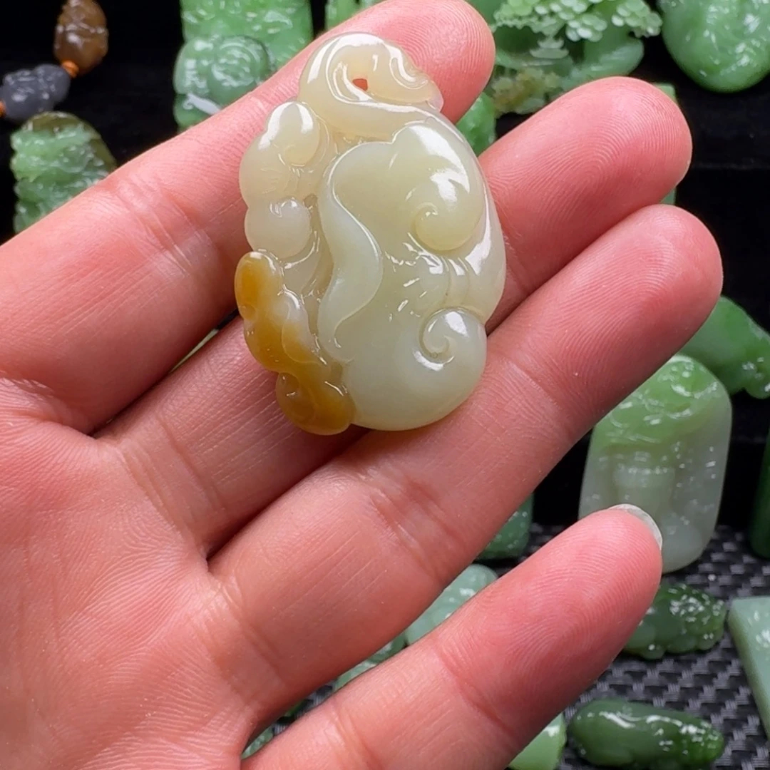 和田玉未镶嵌耳饰