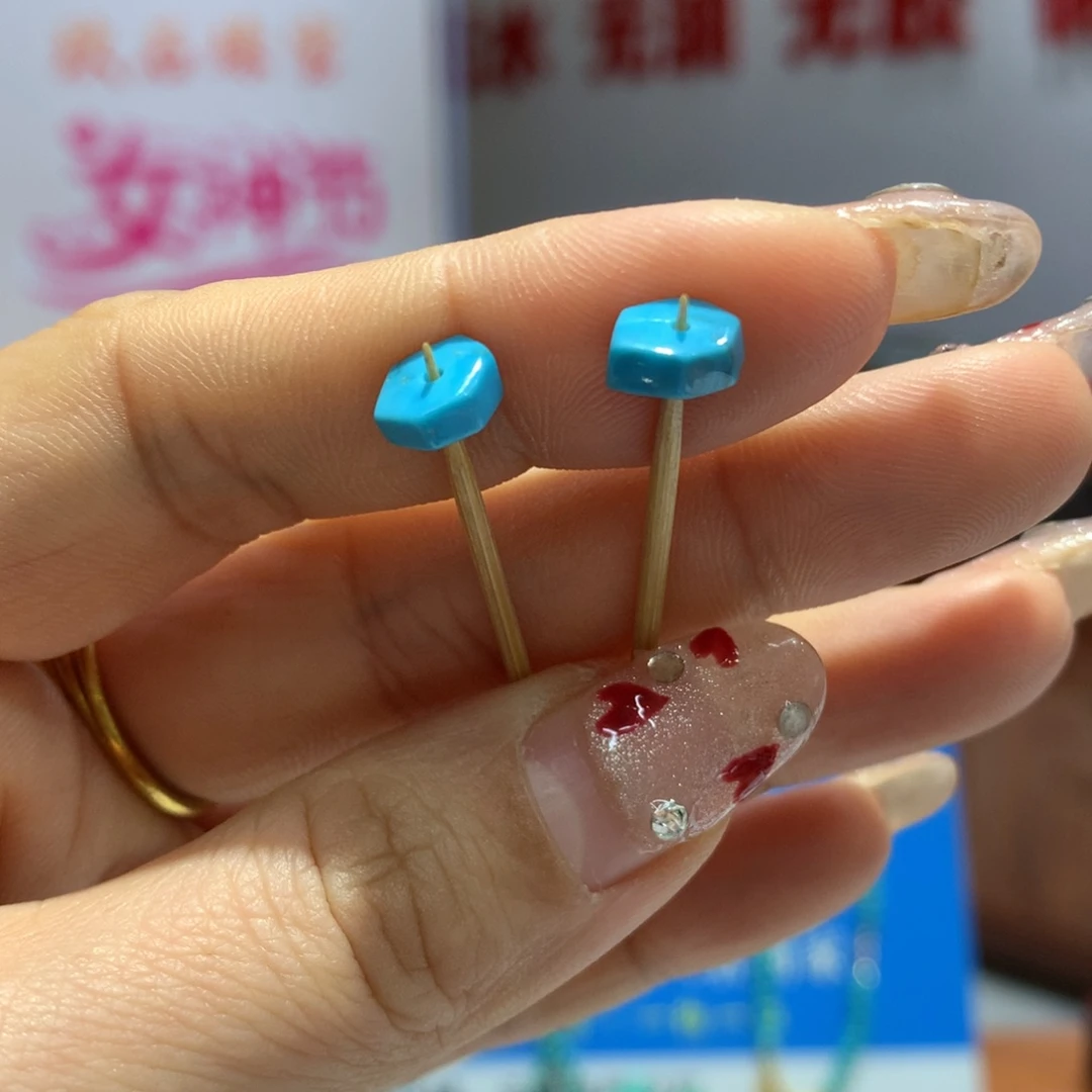 绿松石配饰未镶嵌甜**?