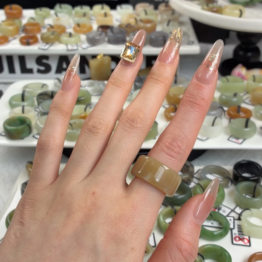 和田玉（糖玉）未镶嵌戒指z75牛轧糖直切16.8不退换