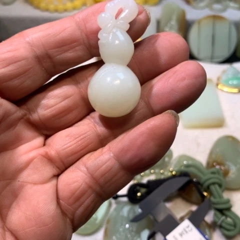 未镶嵌手链和田玉娟*