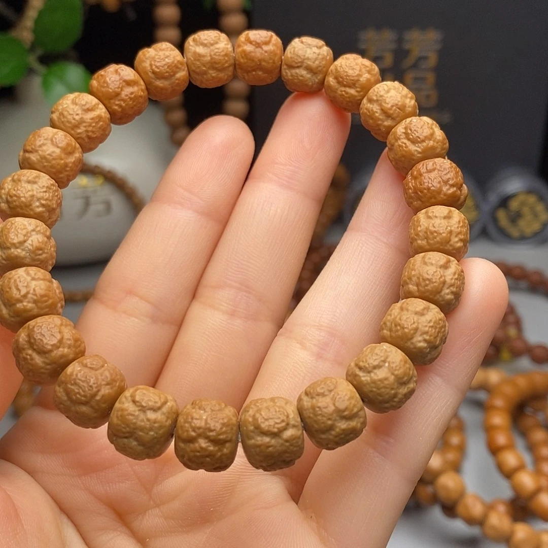 文玩核桃吊坠饕鬄