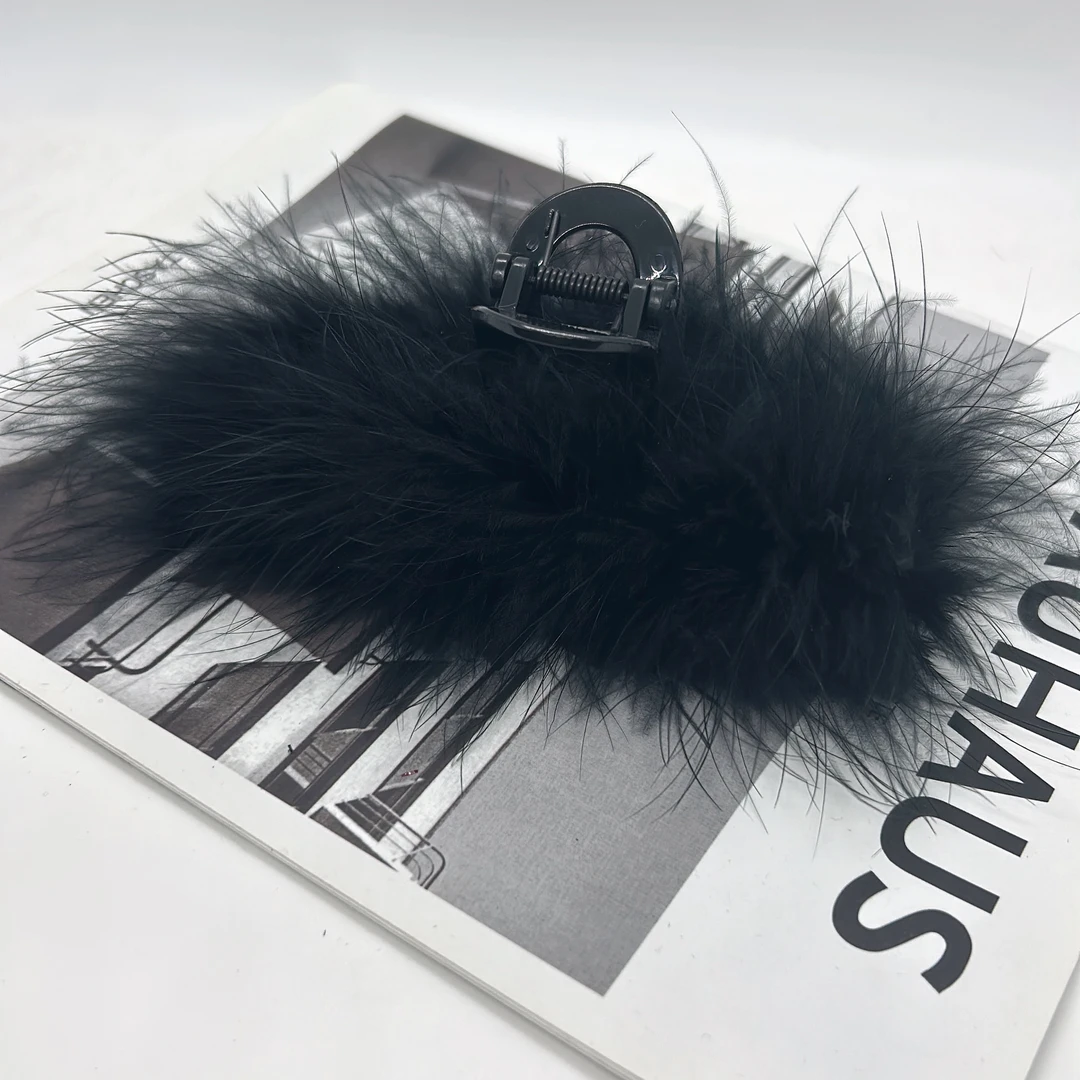 秋冬鸵鸟毛大号发夹女新款后脑勺鲨鱼夹子高级感羽毛抓夹发卡L005