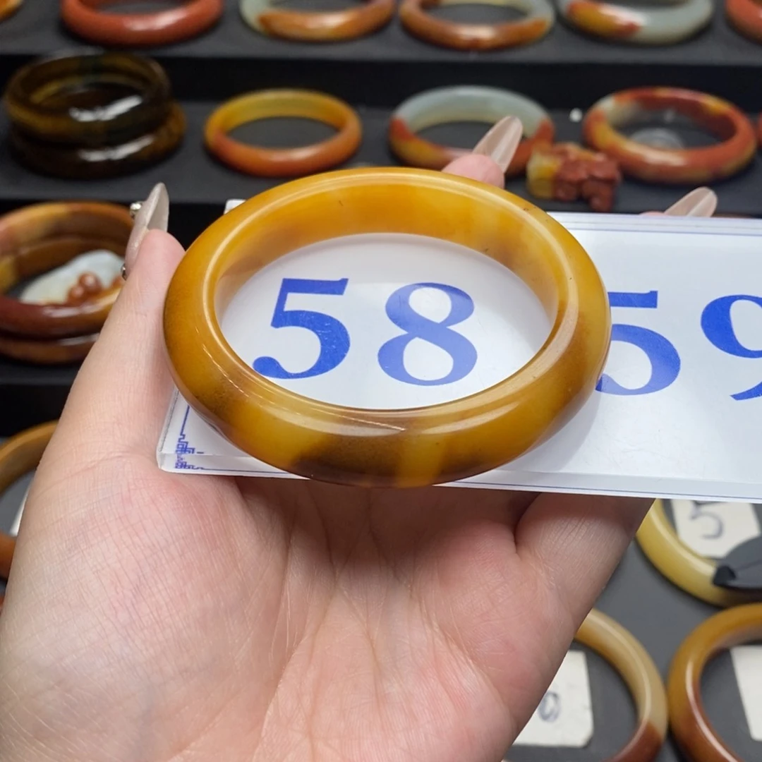 石英质玉（黄龙玉）手镯未镶嵌