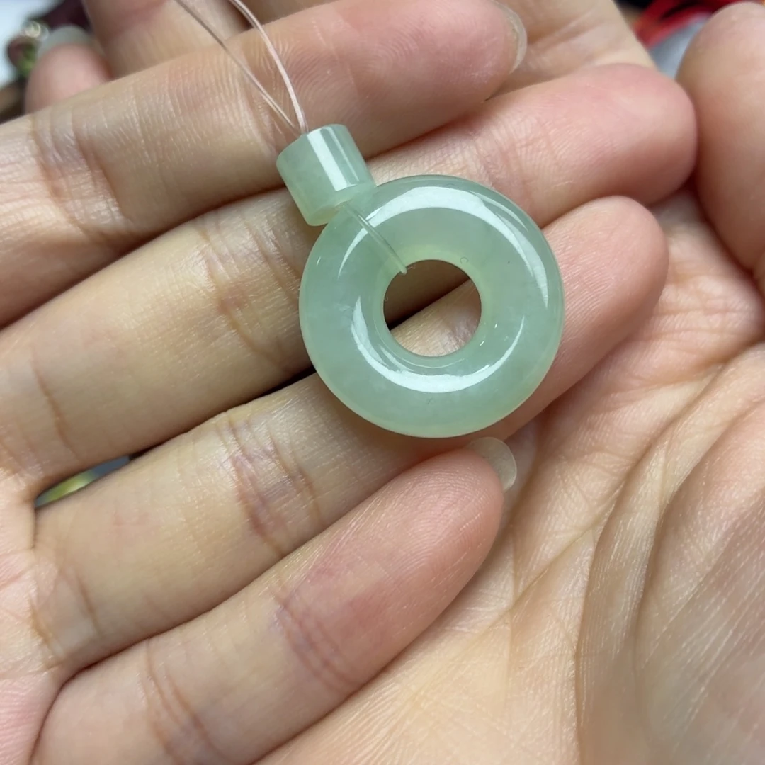 翡翠未镶嵌颈饰大甜甜圈