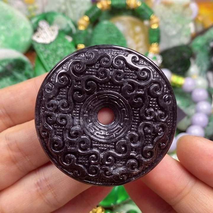 翡翠未镶嵌吊坠(赠链)