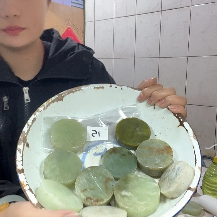 蛇纹石玉未镶嵌天然岫玉珠宝未镶嵌