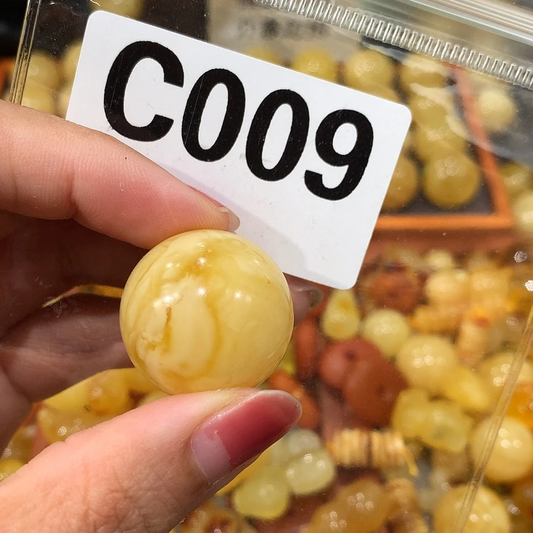 未镶嵌琥珀珠宝奇石