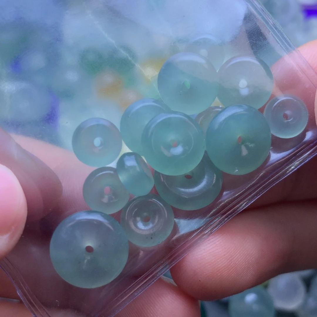 熙***熙定制翡翠未镶嵌挂件