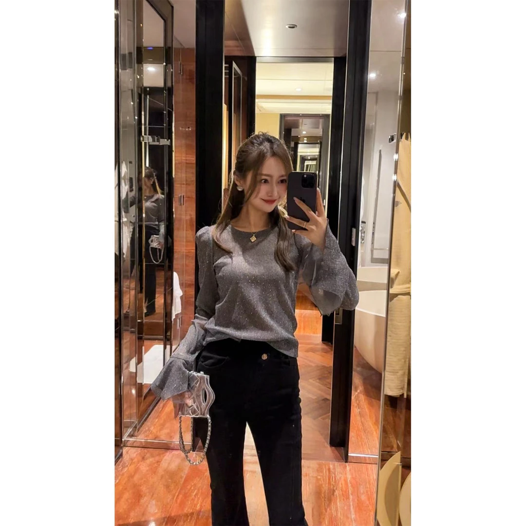 W·HAHA【月落星沉】高级感银灰烫钻喇叭袖打底衫22950
