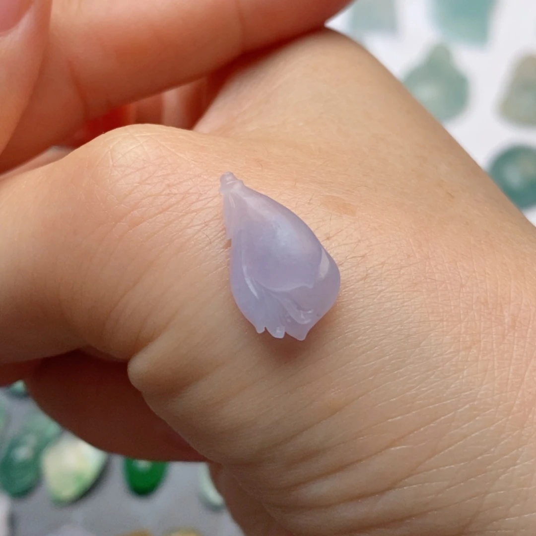 定制翡翠未镶嵌玉兰花