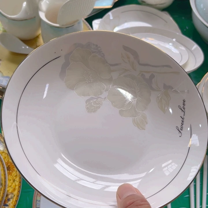 瓷片八寸深盘四个微瑕