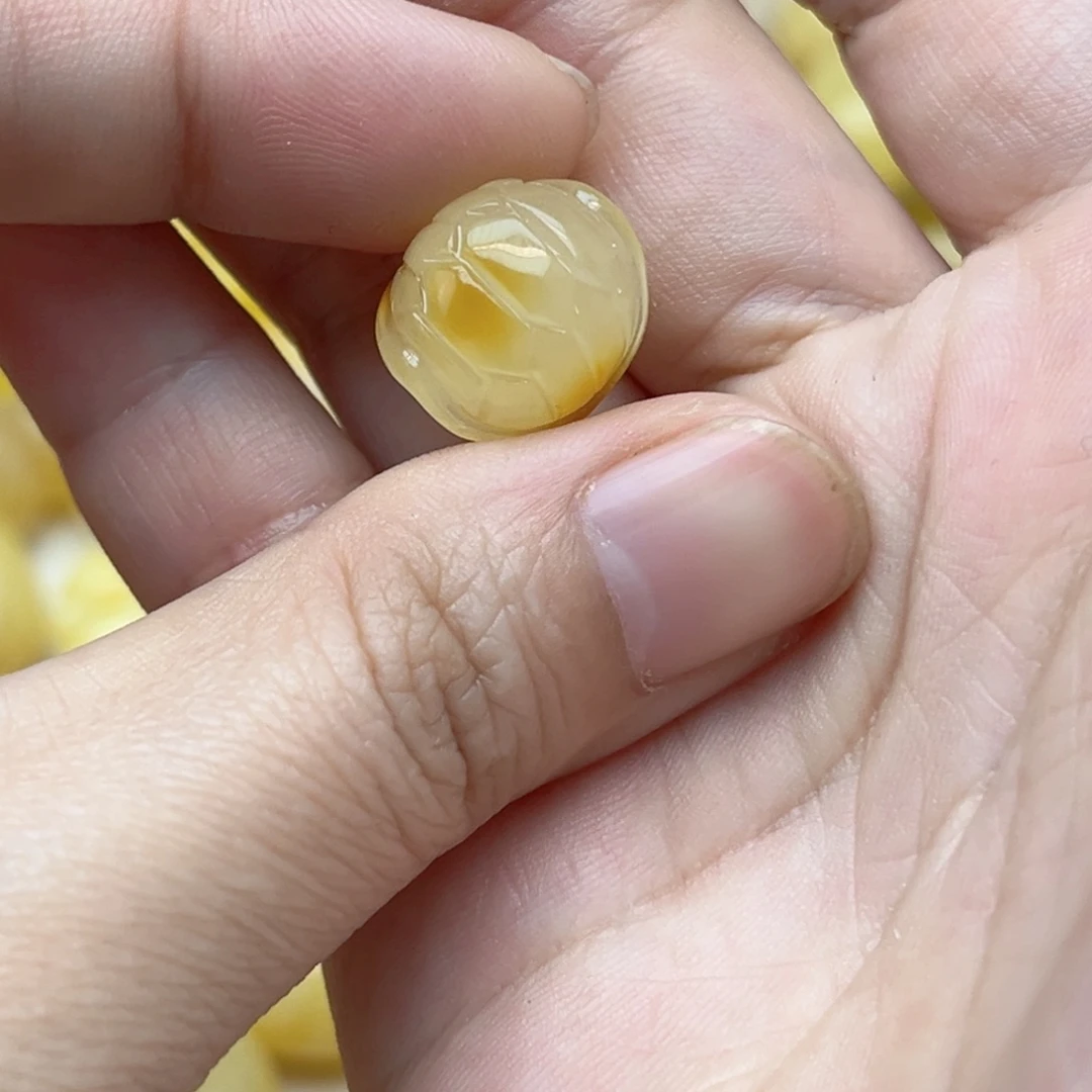 蜜蜡未镶嵌裸石天然