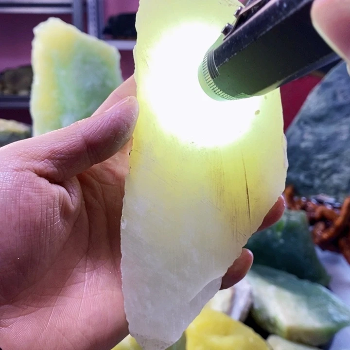 蛇纹石玉未镶嵌岫玉原石蛇纹石玉