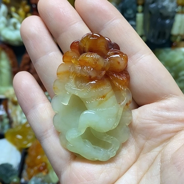 岫玉未镶嵌吊坠(赠链)