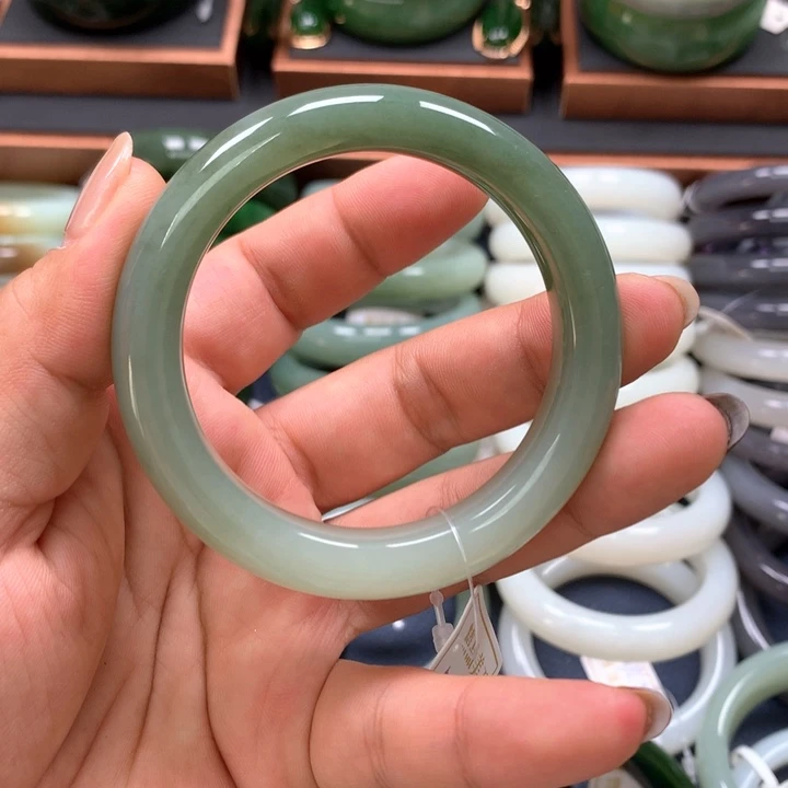 【闪购商品】未镶嵌手镯和田玉