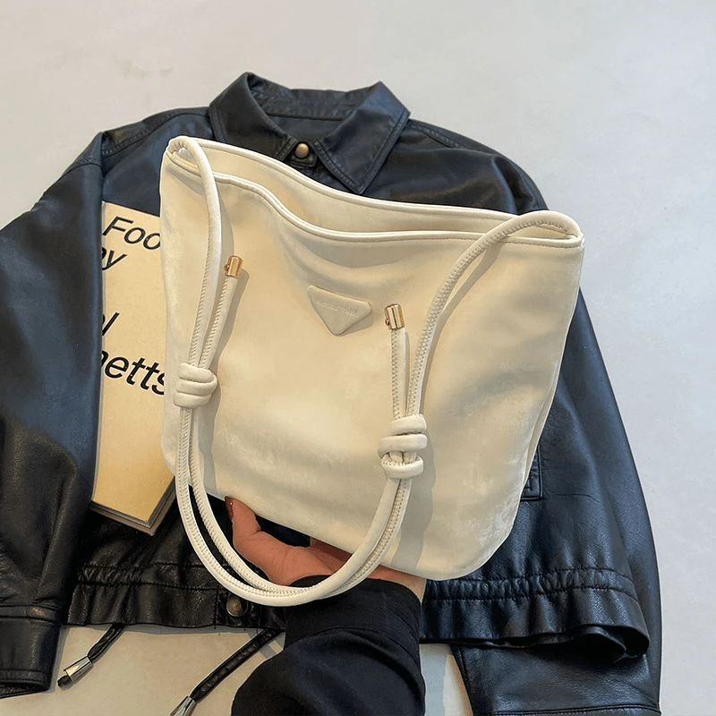 Z2024新款女包质感文艺风洋气休闲百搭时尚简约纯色单肩化妆包