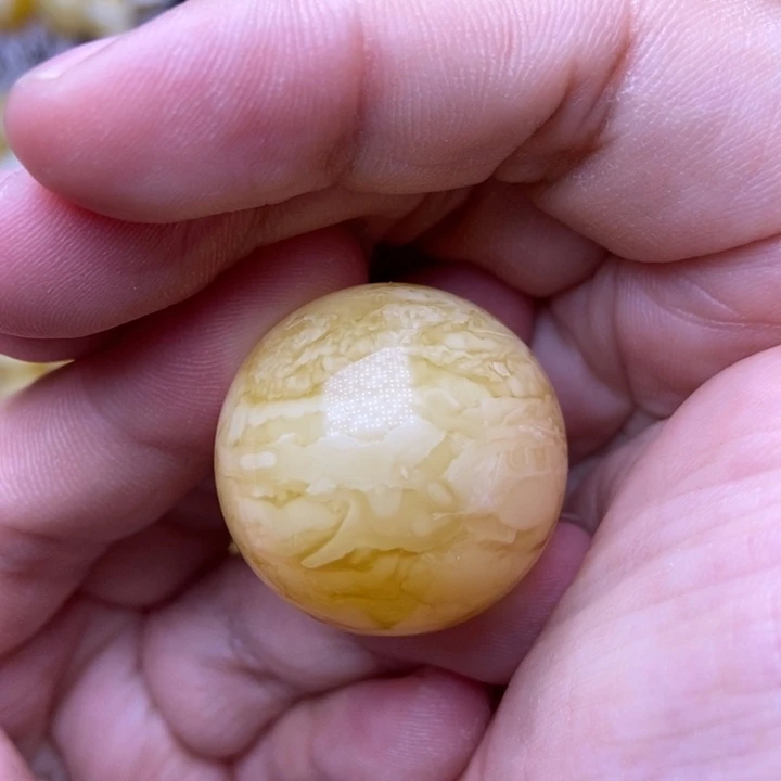 未镶嵌琥珀裸石蜜蜡50