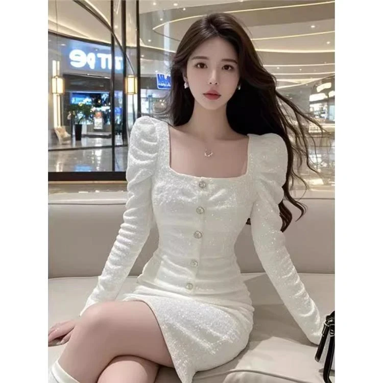 纯欲风2025年秋冬季新款法式气质亮片重工设计约会a字连衣裙女装