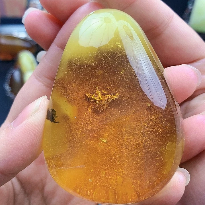 琥珀裸石未镶嵌坠