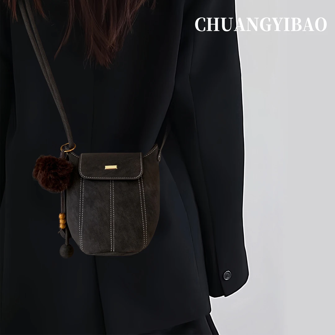 超火好看的斜挎包包女秋冬季2025新款高级感小众不撞款通勤马鞍包