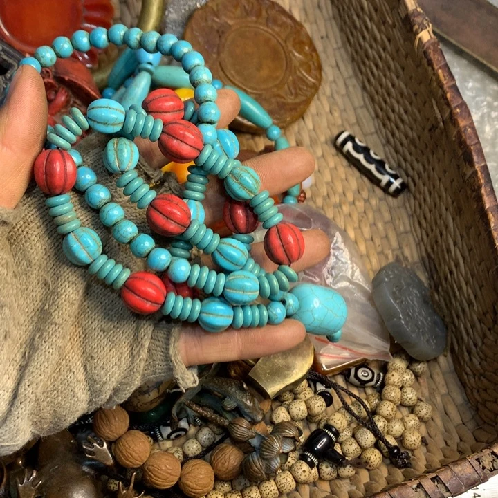 李***7瓷片吐口水和你说话的时候你是真的想