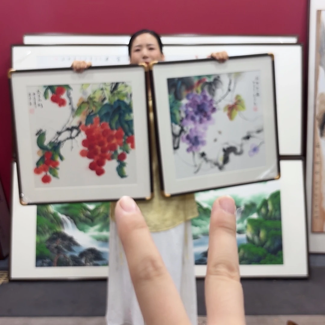 国画带框绘画作品