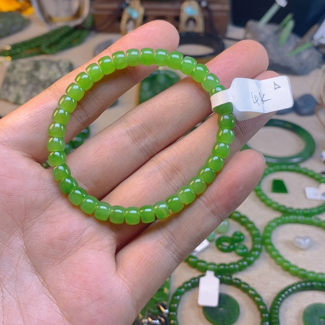 我***我和田玉未镶嵌颈饰