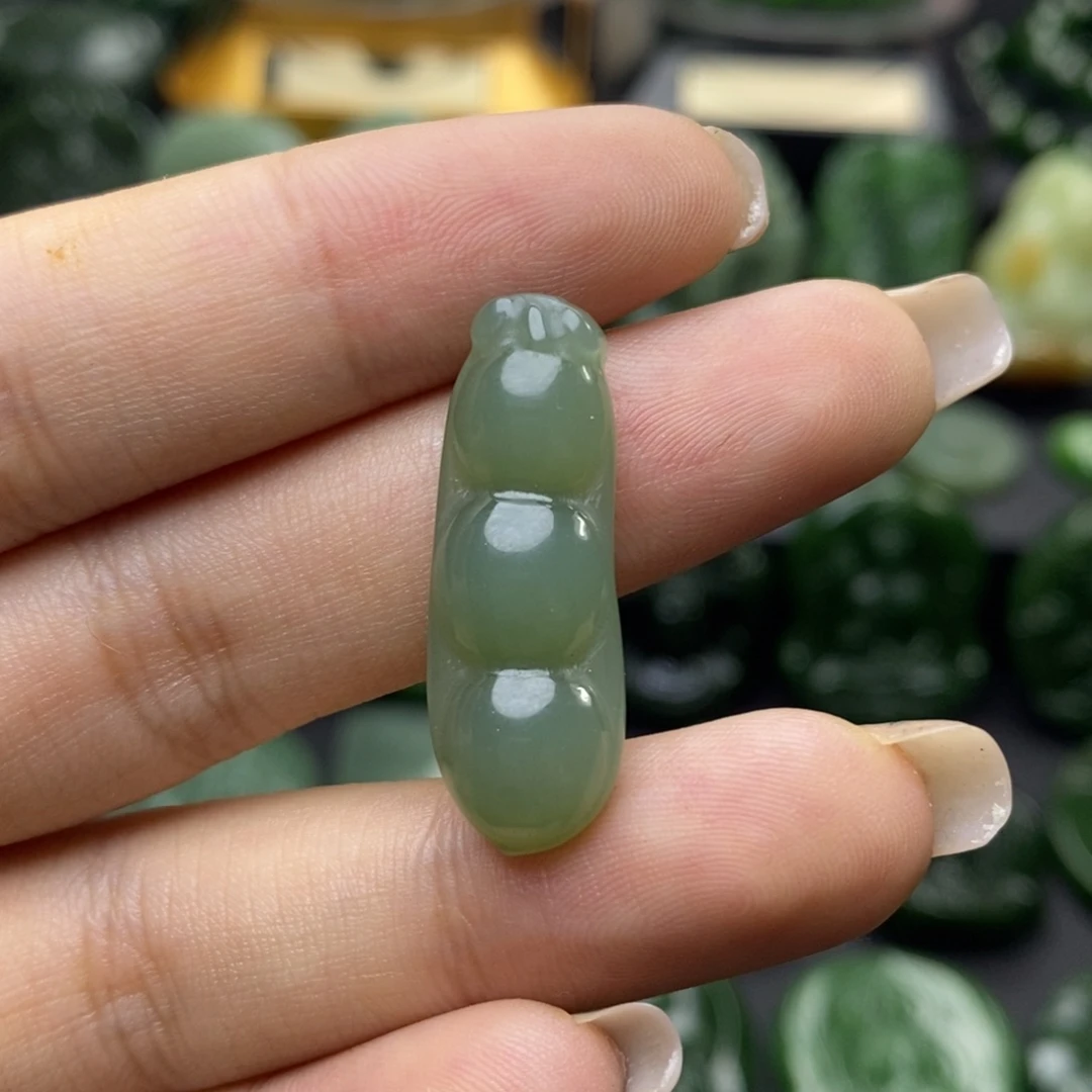 未镶嵌和田玉(碧玉)挂件