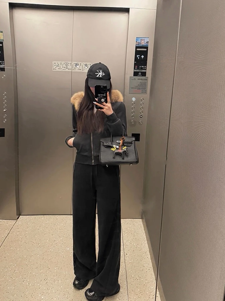 冬季可拆卸环保毛领加绒连帽有垫肩短外套+直筒卫裤套装AM2560