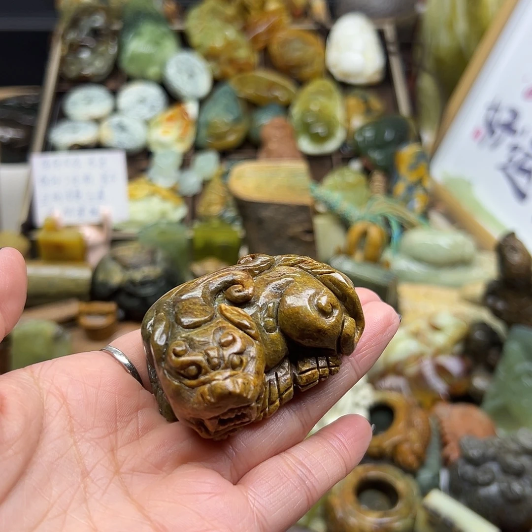 看***我颈饰未镶嵌岫岩河磨玉（透闪石质玉）河磨玉貔貅手玩