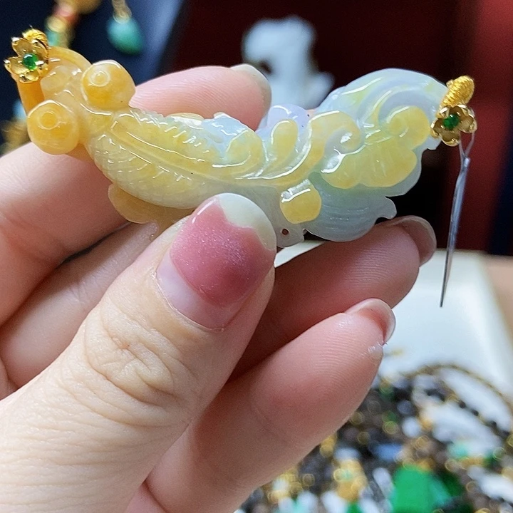 翡翠未镶嵌颈饰吊坠