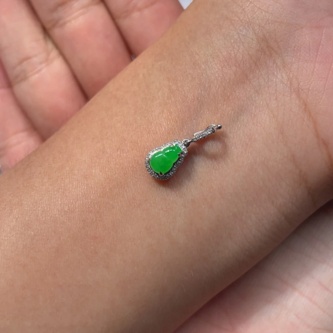 【闪购商品】翡翠18K金镶嵌颈饰a****安吊坠