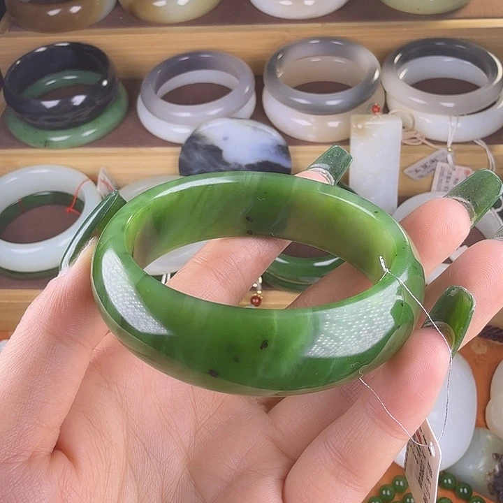 和田玉（糖玉）未镶嵌手镯