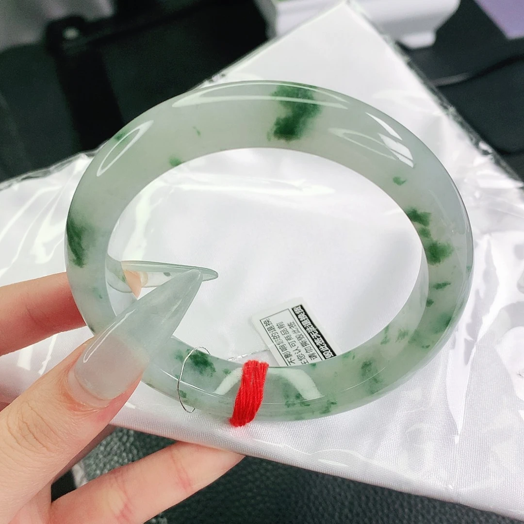 翡翠手镯未镶嵌62圈