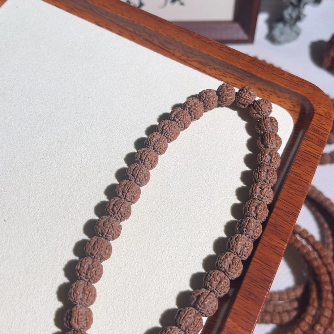 _***唯金刚菩提吊坠老树梅花手持