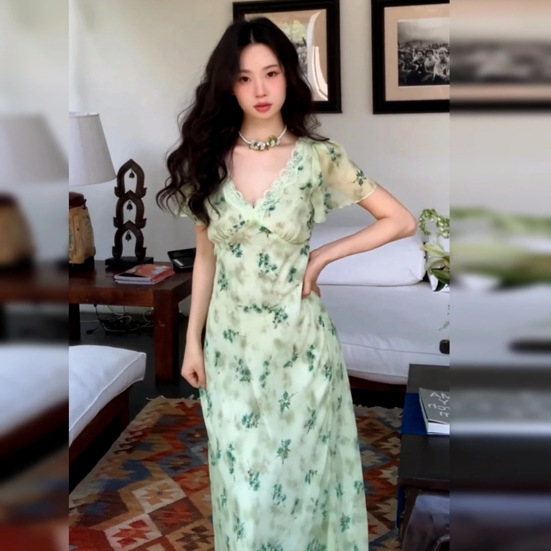 新中式国风绿色碎花连衣裙子女夏季2025年新款小个子收腰长裙3893