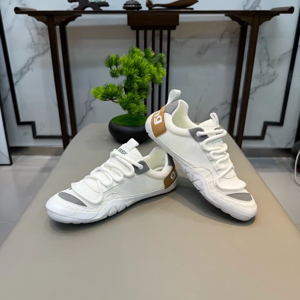 板鞋透气低帮软底夏季时尚休闲鞋网面时尚舒适运动鞋男鞋