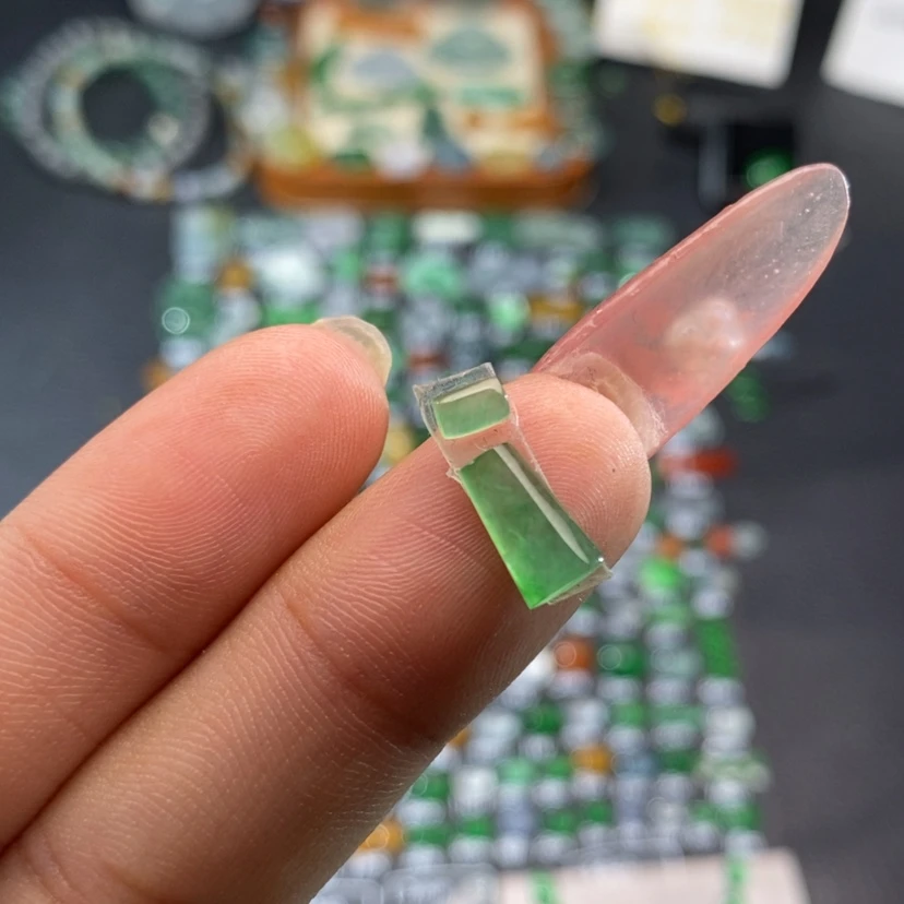 【闪购商品】翡翠挂件未镶嵌柱子