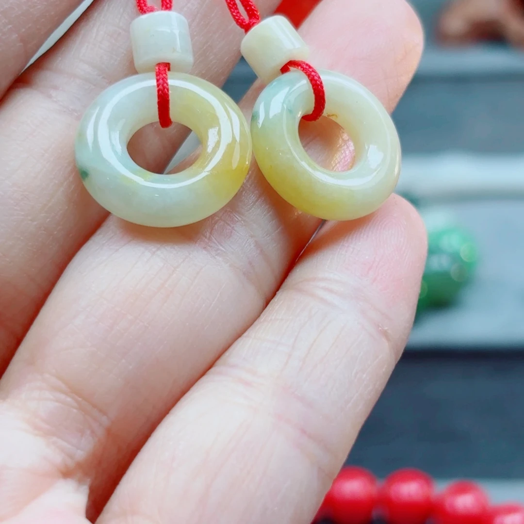 小****翡翠未镶嵌颈饰多样性发货