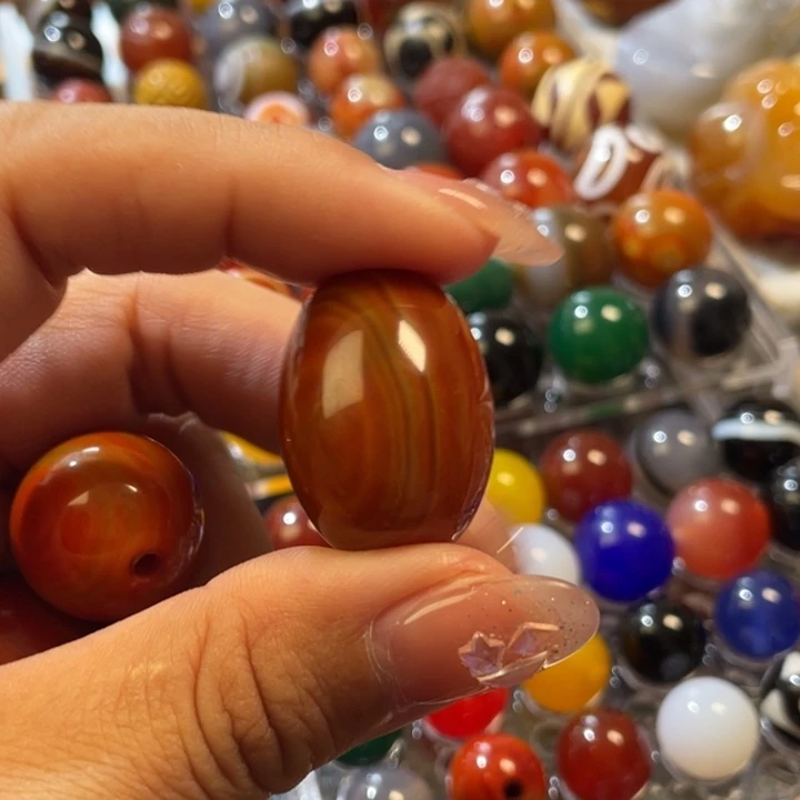 玛瑙/玉髓圆珠未镶嵌缠丝桶珠