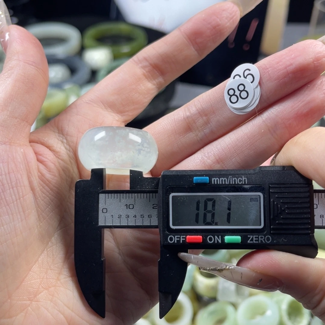 蛇纹石玉未镶嵌戒指