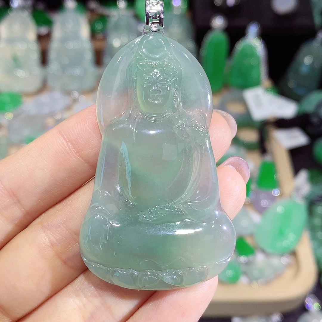 颈饰18K金镶嵌翡翠观音