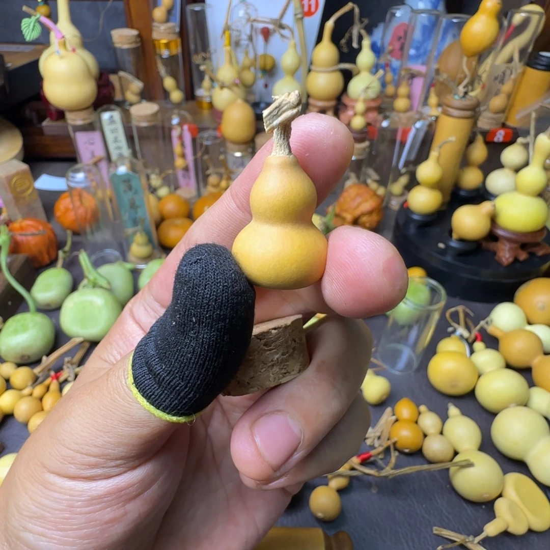 ：***心妙不可言草里金葫芦一枚