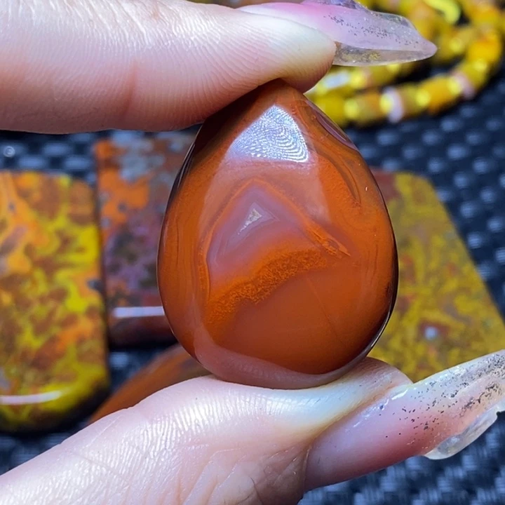 玛瑙/玉髓颈饰未镶嵌