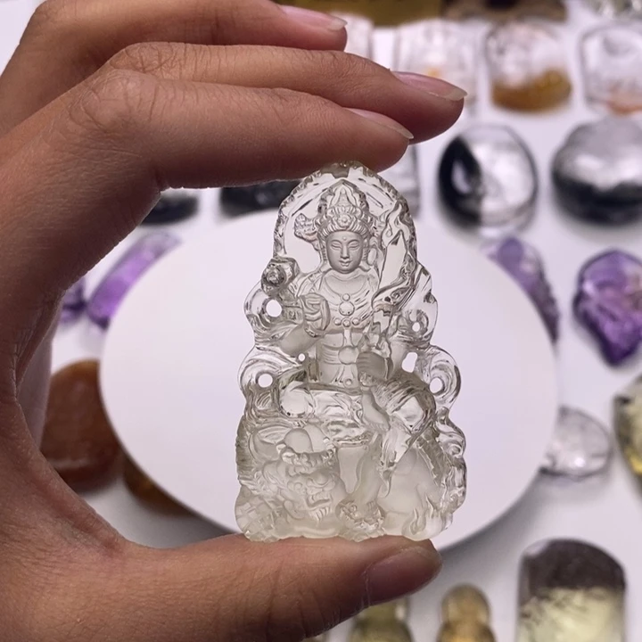 朱***铠颈饰未镶嵌水晶定制