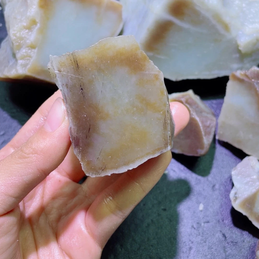 和田玉未镶嵌珠宝半成品