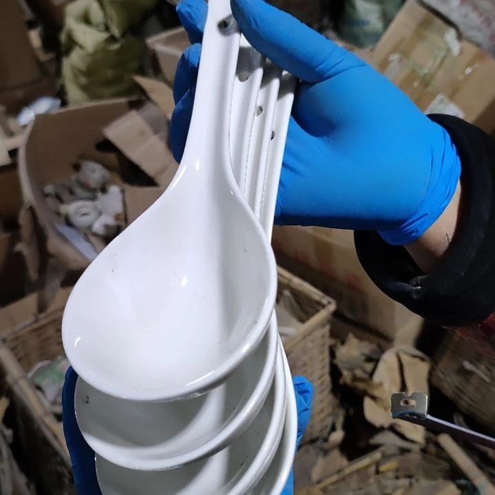 摆件陶瓷盘子碗啥都有