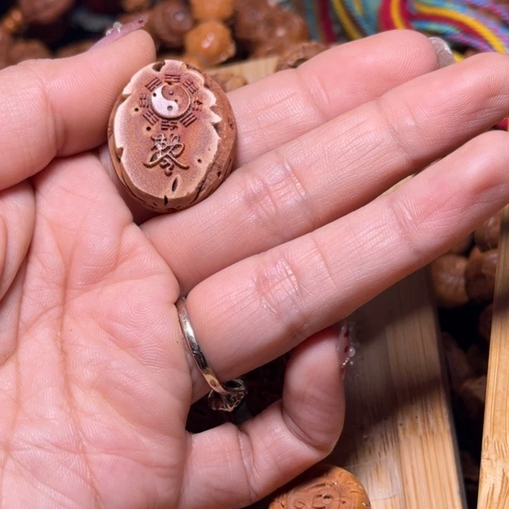 桃核吊坠井**备平安符